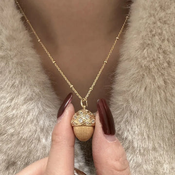 Light luxury charms wire drawing craft necklaces high-end fashion crystal vintage texture pinecone pendant collar chain jewelry