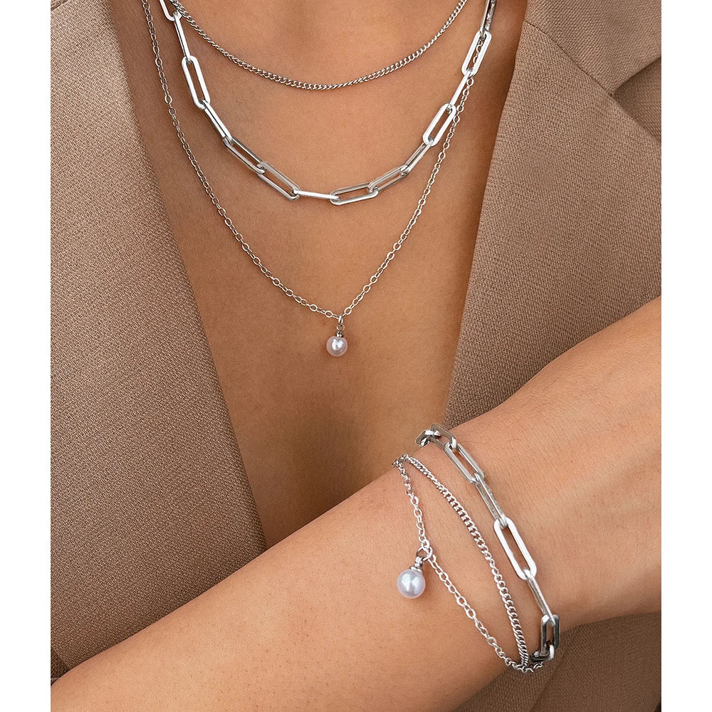 Delicate Pearl Pendant Jewelry Set
